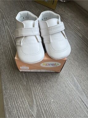 Karela Kids White Leather Pre-Walk Shoes